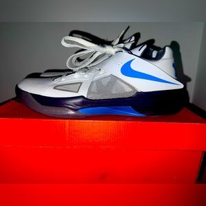 MEN’S NIKE ZOOM KD IV (KEVEIN DURANT ) SIZE 9 WHITE, BLUE & GRAY COLOR WAY